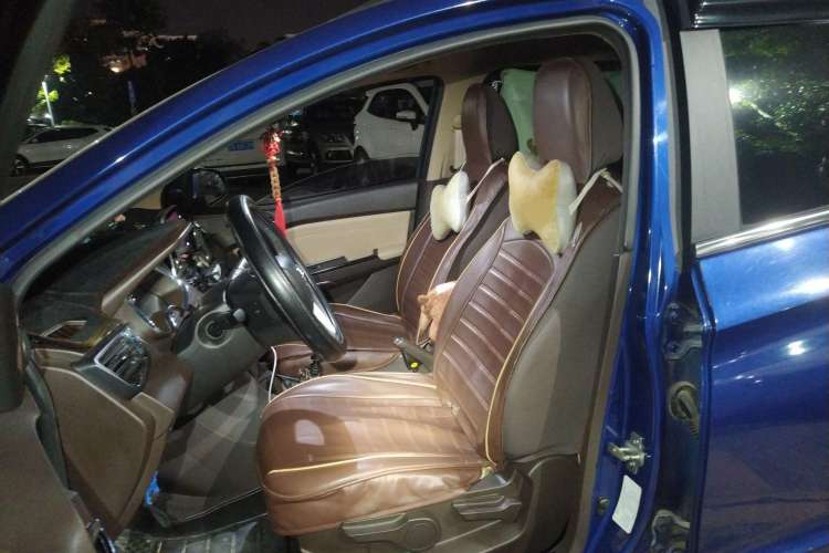 Used Baojun 310W 2017 1.5L Manual Fashion Model China V Left Front Seat