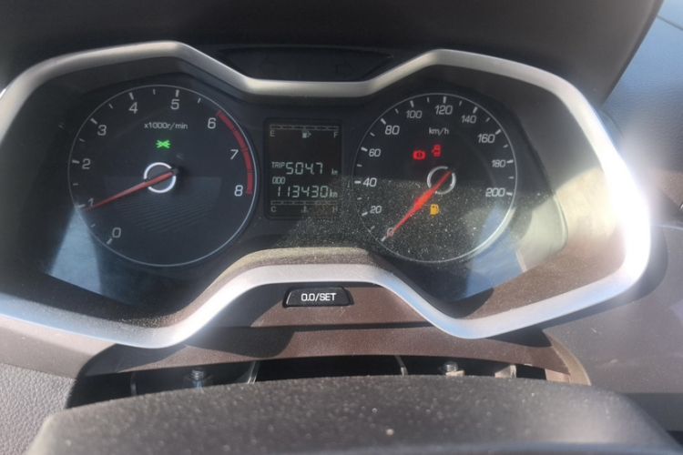 Used Baojun 310W 2017 1.5L Manual Comfort Version China V Odometer Close Up