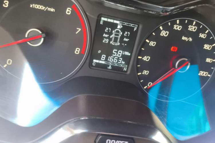 Used Baojun 310W 2017 1.5L Manual Fashion Edition China VI Odometer Close Up