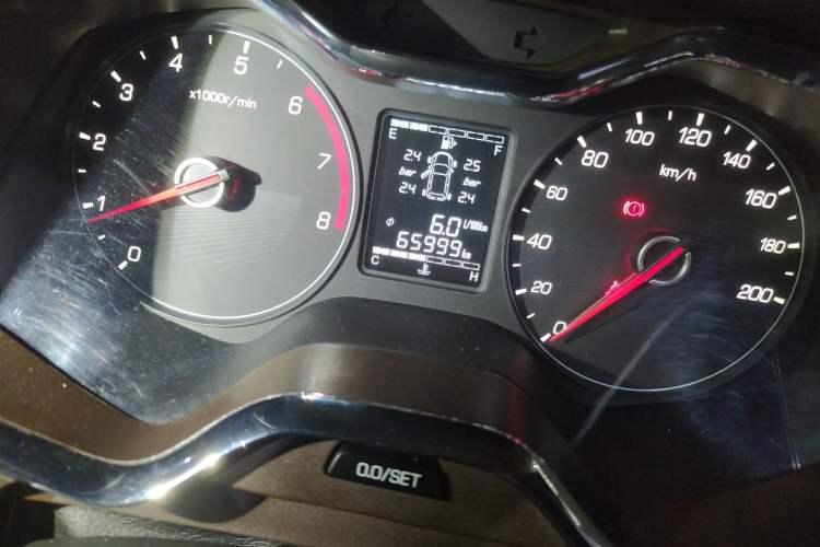 Used Baojun 310W 2017 1.5L Manual Fashion Model China V Odometer Close Up