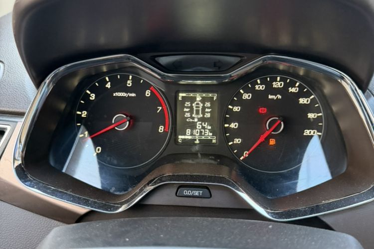 Used Baojun 310W 2017 1.5L Manual Fashion Model China V Odometer Close Up