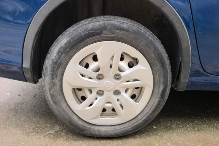 Used Baojun 310W 2017 1.5L Manual Comfort Version China V Right Rear Wheel Hub