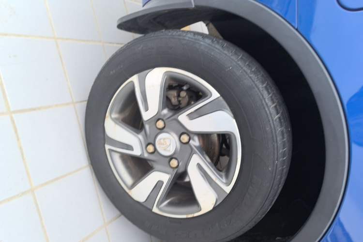 Used Baojun 310W 2017 1.5L Manual Luxury Edition China V Right Rear Wheel Hub