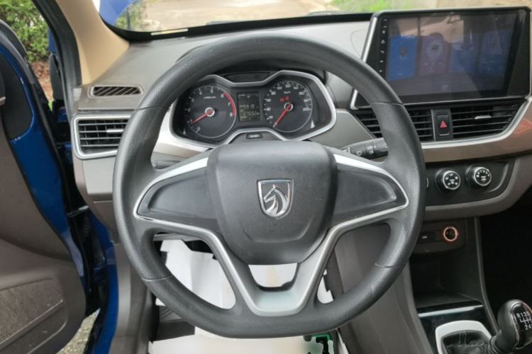 Used Baojun 310W 2017 1.5L Manual Comfort Version China V Steering Wheel