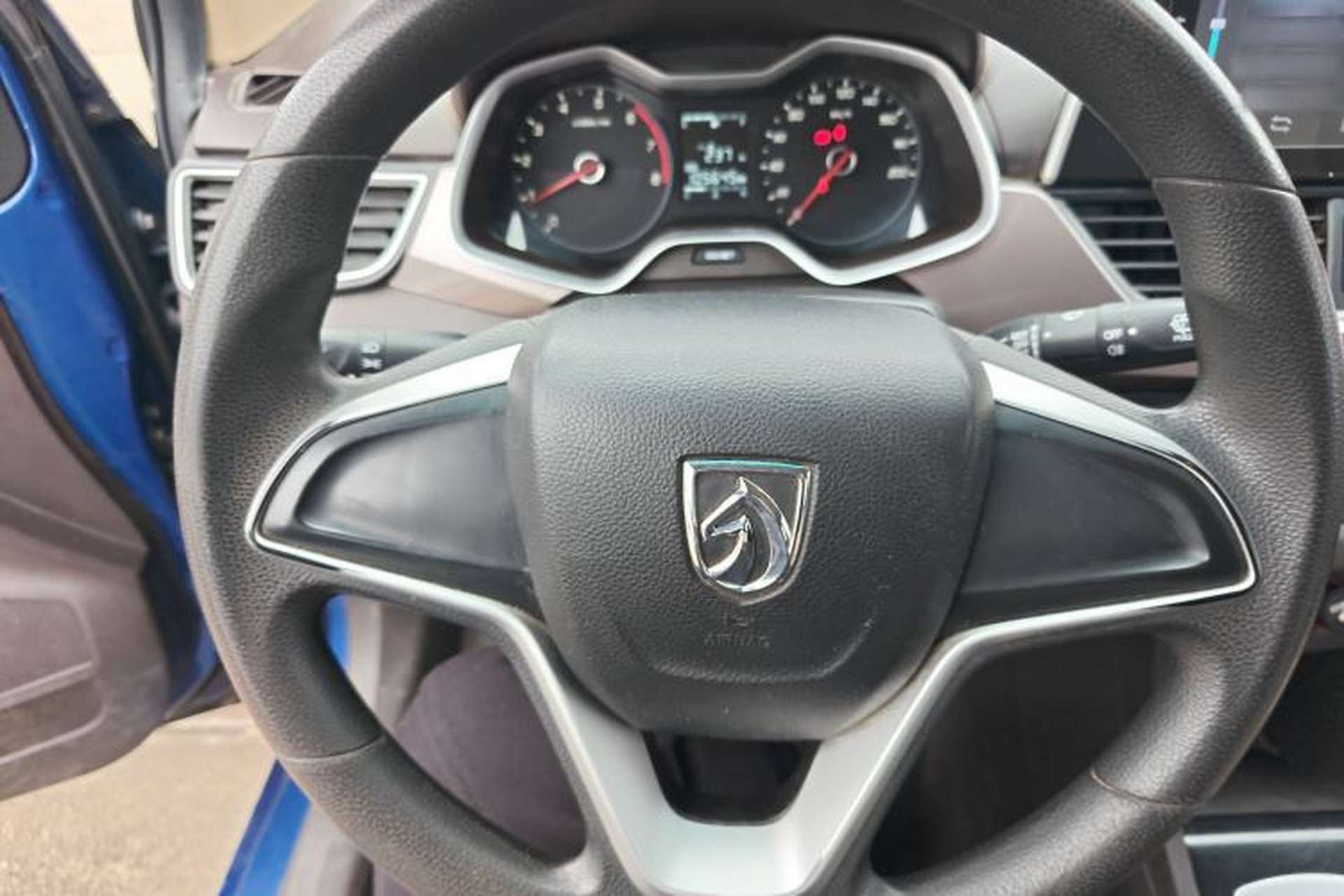 Used Baojun 310W 2017 1.5L Manual Comfort Version China V Steering Wheel