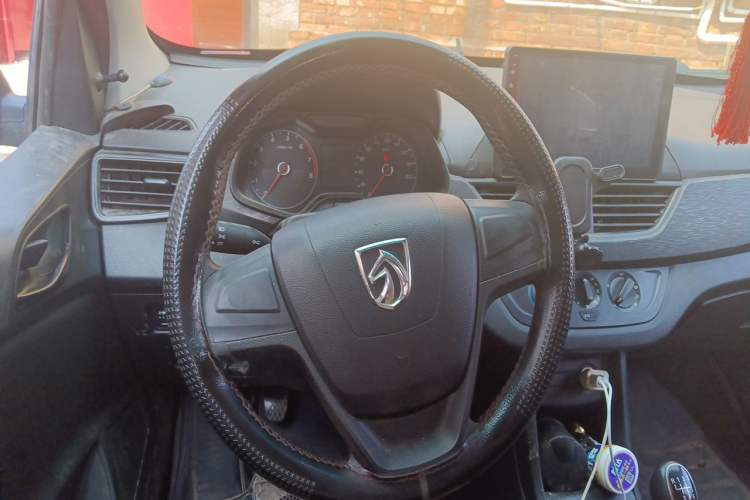Used Baojun 310W 2017 1.2L Manual Value Edition China V Steering Wheel