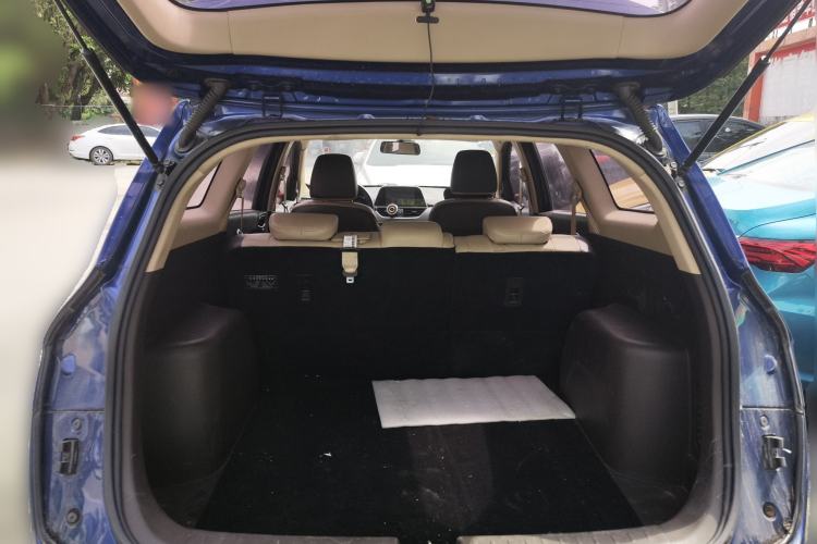 Used Baojun 310W 2017 1.5L Manual Fashion Model China V Trunk