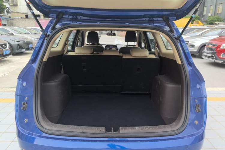 Used Baojun 310W 2017 1.5L Manual Luxury Edition China V Trunk