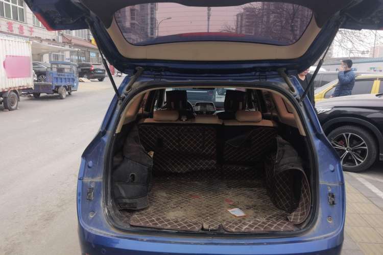 Used Baojun 310W 2017 1.5L Manual Fashion Model China V Trunk