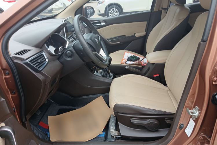 Used Baojun 310W 2017 1.5L Manual Fashion Model China V Left Front Seat
