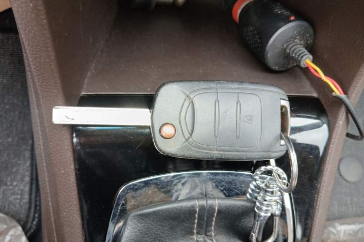 Used Baojun 310W 2017 1.5L Manual Fashion Model China V Vehicle Key