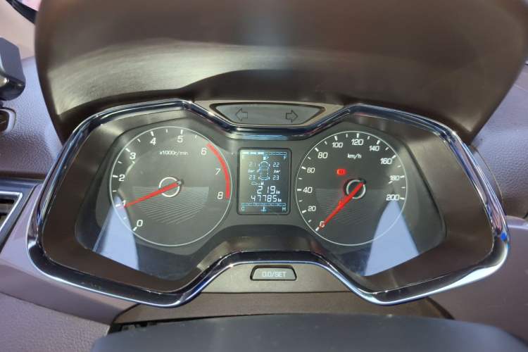 Used Baojun 310W 2017 1.5L Manual Fashion Model China V Instrument Cluster