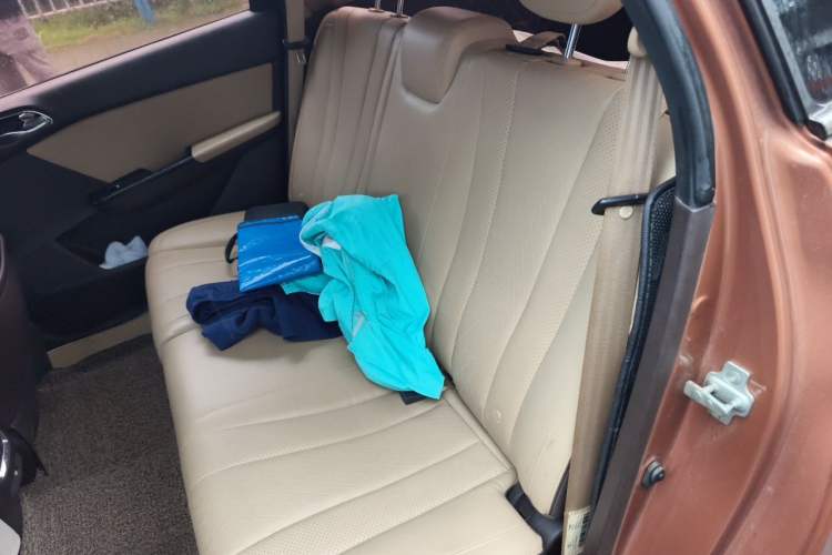 Used Baojun 310W 2017 1.5L Manual Fashion Model China V Left Rear Seat