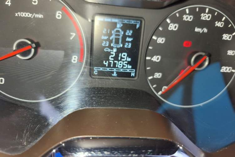 Used Baojun 310W 2017 1.5L Manual Fashion Model China V Odometer Close Up