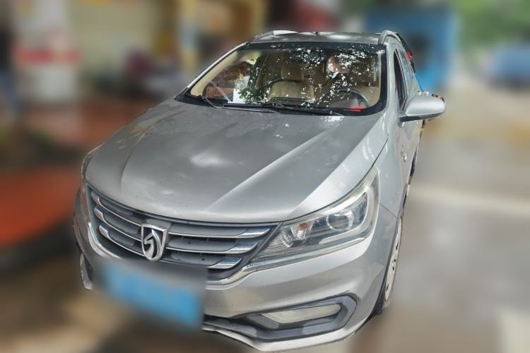 Used Baojun 310W 2017 1.5L Manual Comfort Version China VI Emission Standard Guazi used car, China used car export, Used car for sale, Used cars, Cheapest cars for sale