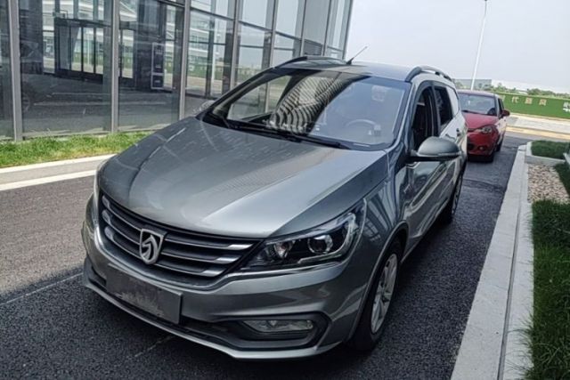Used Baojun 310W 2017 1.5L Manual Fashion Model China V