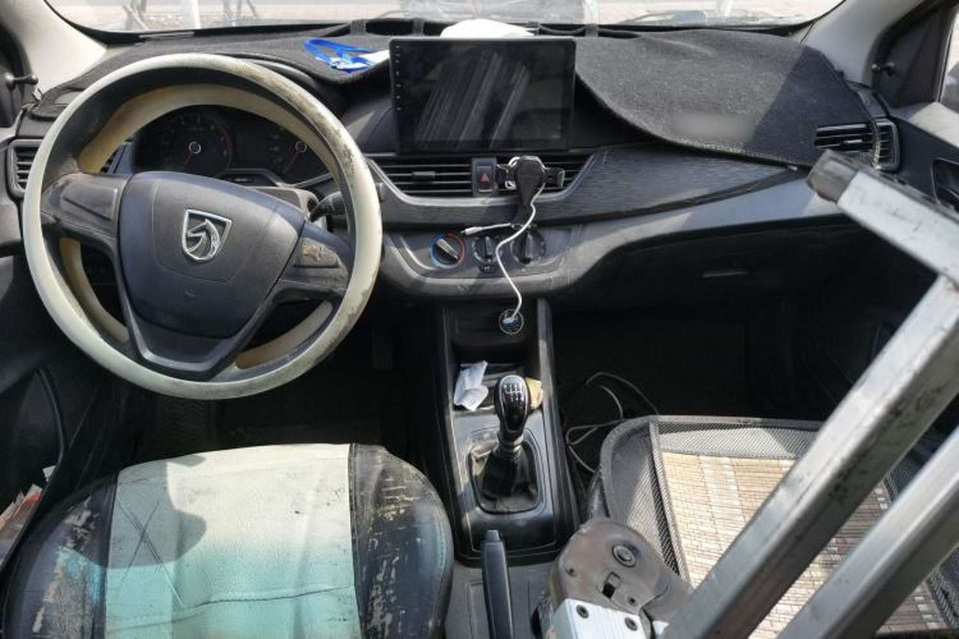Used Baojun 310W 2017 1.2L Manual Value Edition China V Center Console