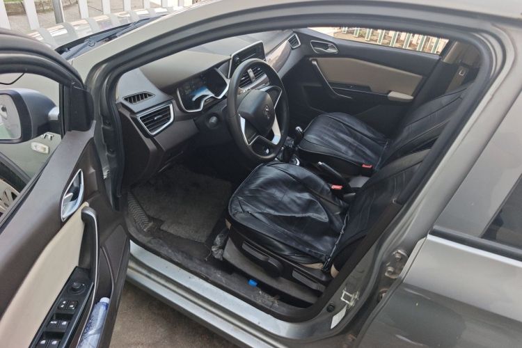 Used Baojun 310W 2017 1.5L Manual Comfort Version China V Driver Seat