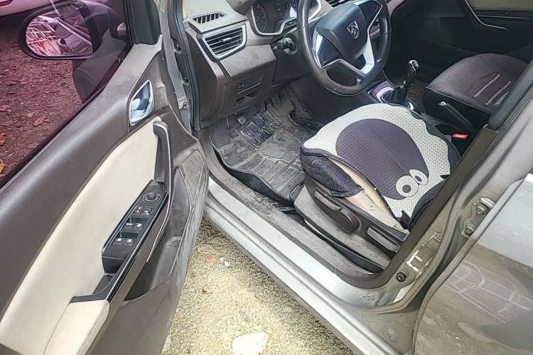 Used Baojun 310W 2017 1.5L Manual Comfort Version China V Driver Seat