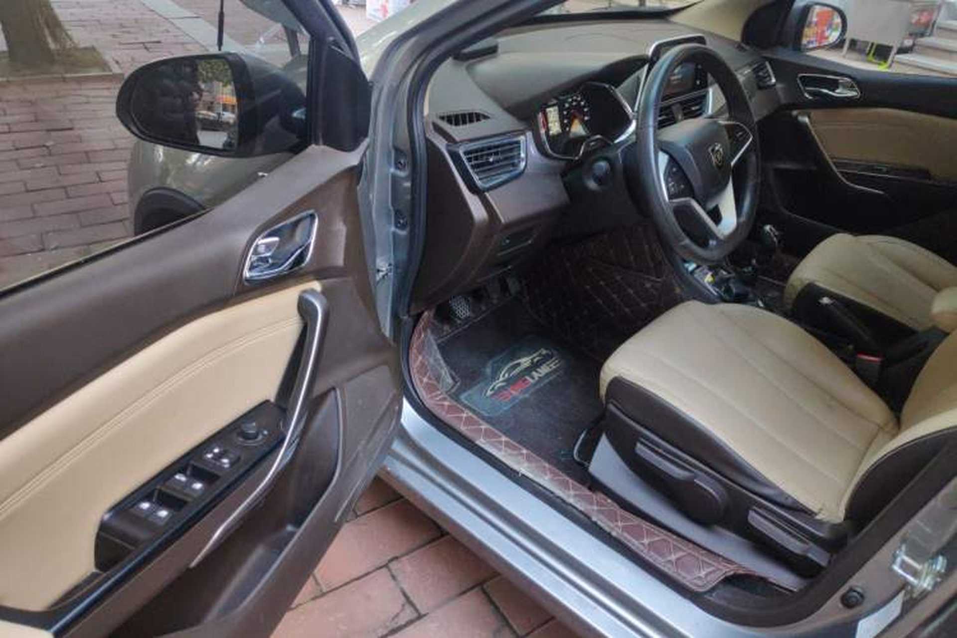 Used Baojun 310W 2017 1.5L Manual Fashion Edition China VI Driver Seat