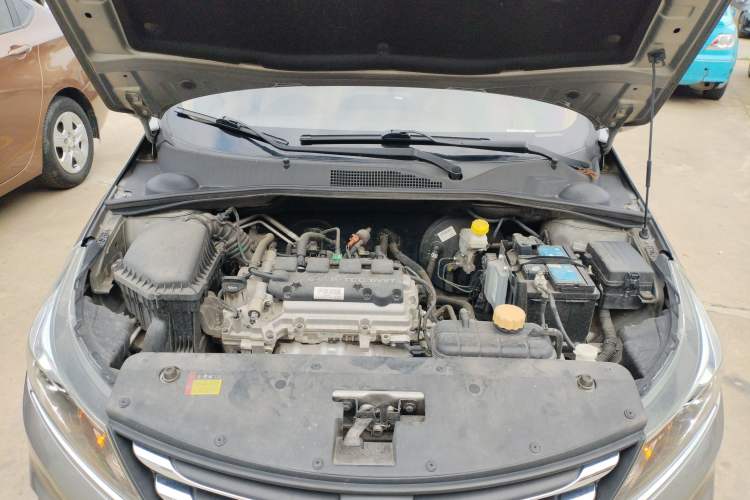 Used Baojun 310W 2017 1.5L Manual Fashion Model China V Engine Bay