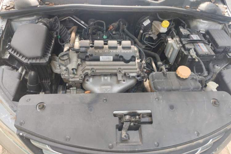 Used Baojun 310W 2017 1.5L Manual Fashion Model China V Engine Bay