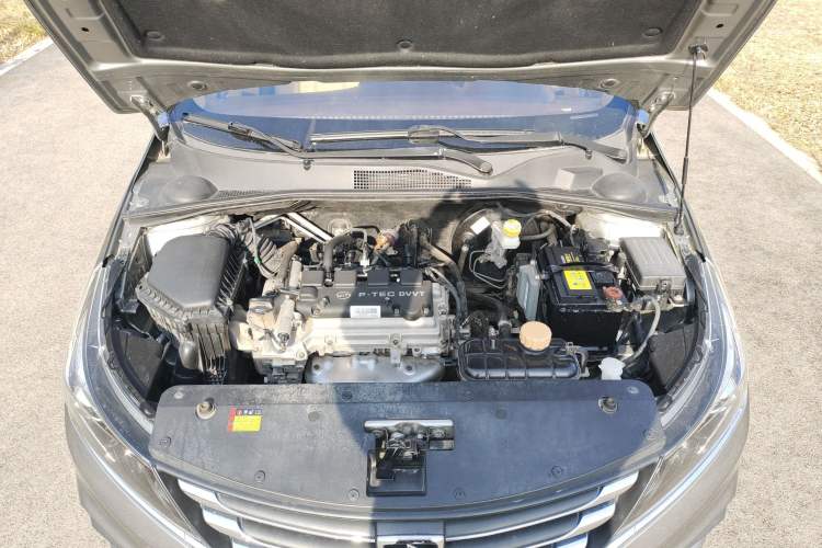 Used Baojun 310W 2017 1.5L Manual Comfort Version China V Engine Bay