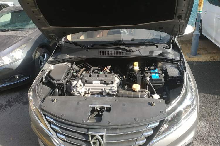 Used Baojun 310W 2017 1.5L Manual Fashion Model China V Engine Bay
