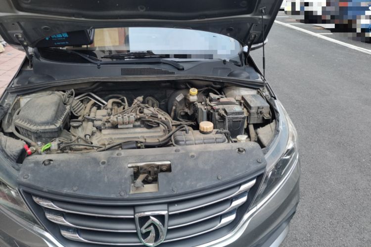 Used Baojun 310W 2017 1.5L Manual Fashion Model China V Engine Bay Left