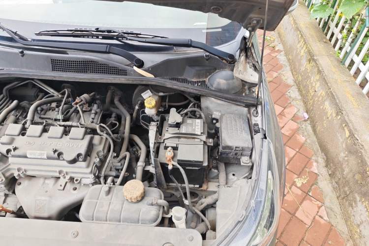 Used Baojun 310W 2017 1.5L Manual Fashion Model China V Engine Bay Left