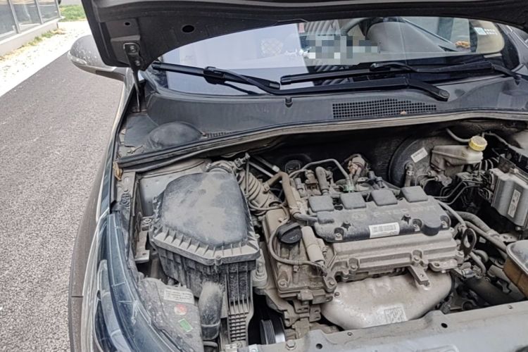 Used Baojun 310W 2017 1.5L Manual Fashion Model China V Engine Bay Right
