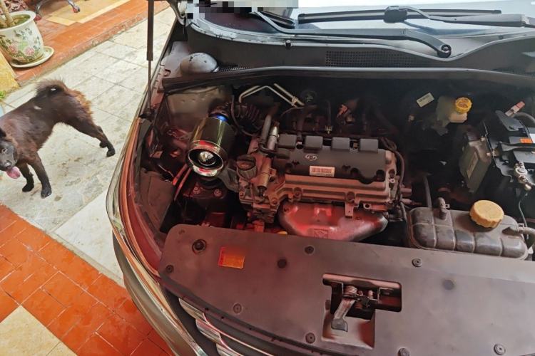 Used Baojun 310W 2017 1.5L Manual Fashion Model China V Engine Bay Right