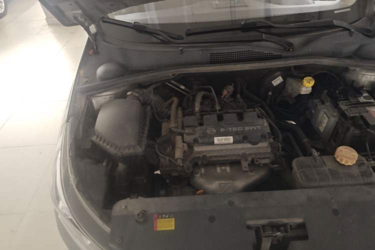 Used Baojun 310W 2017 1.5L Manual Comfort Version China V Engine Bay Right