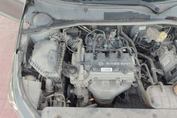 Used Baojun 310W 2017 1.5L Manual Fashion Model China V Engine Bay Right