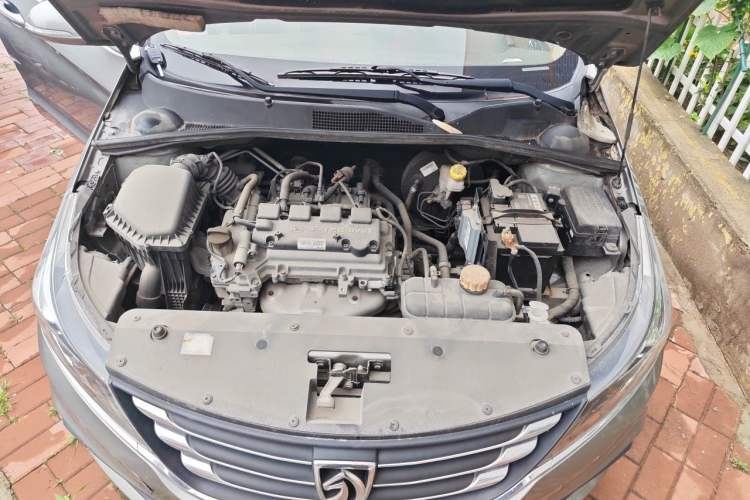 Used Baojun 310W 2017 1.5L Manual Fashion Model China V Engine Bay