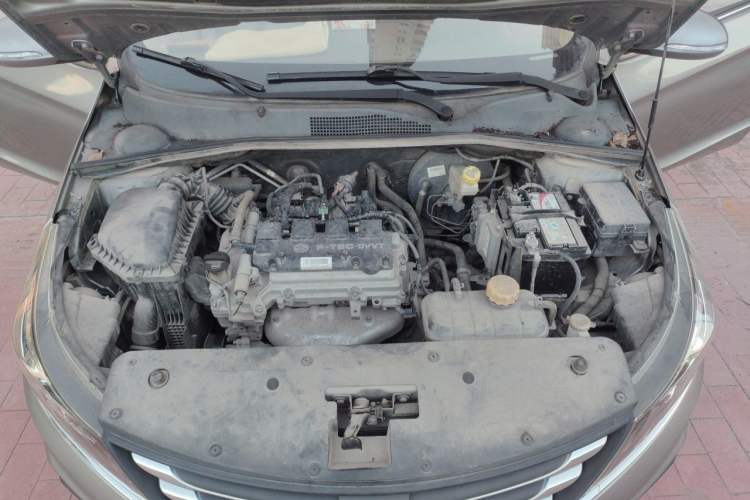 Used Baojun 310W 2017 1.5L Manual Fashion Model China V Engine Bay