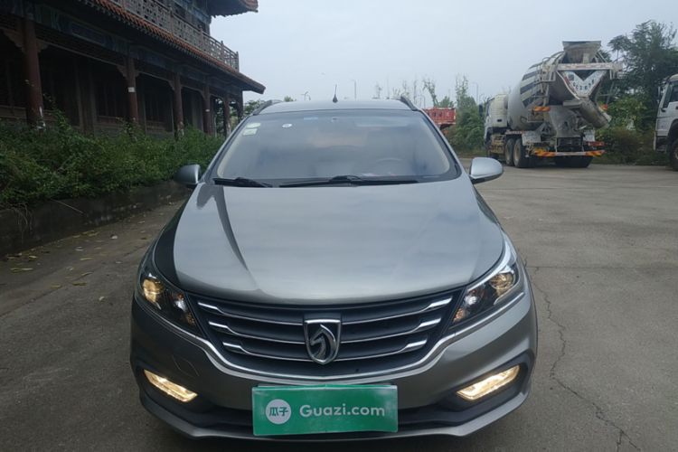 Used Baojun 310W 2017 1.5L Manual Comfort Version China V Exterior 1