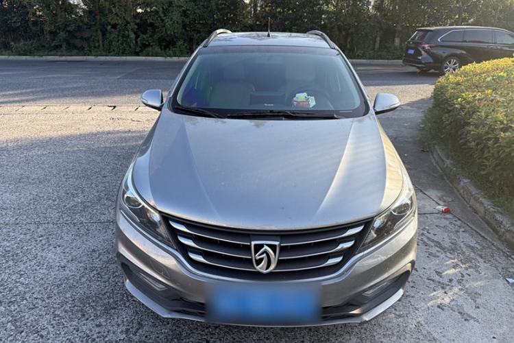 Used Baojun 310W 2017 1.5L Manual Fashion Model China V Exterior 1