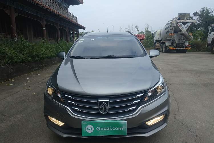 Used Baojun 310W 2017 1.5L Manual Comfort Version China V Exterior 1