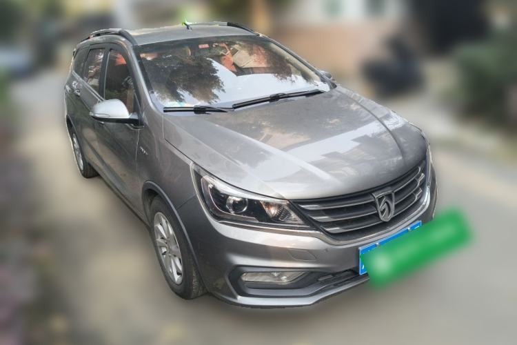 Used Baojun 310W 2017 1.5L Manual Fashion Model China V Exterior 1