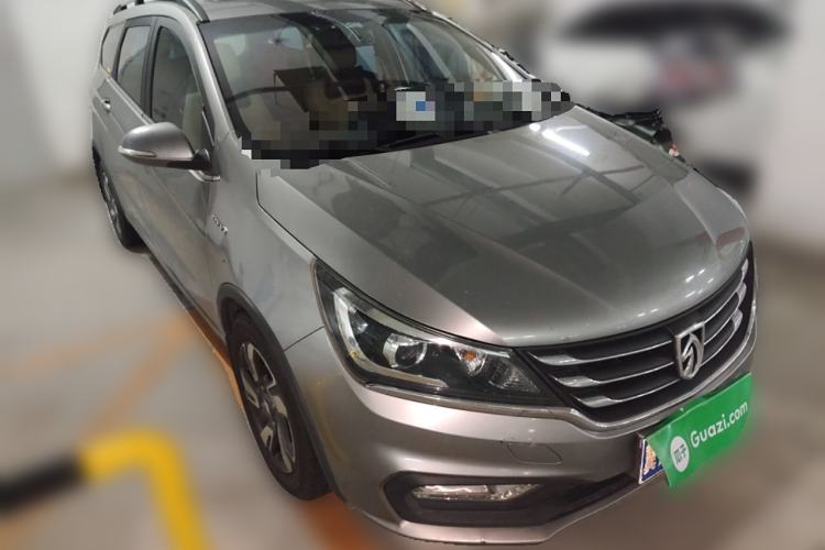 Used Baojun 310W 2017 1.5L Manual Luxury Version China VI Exterior 2