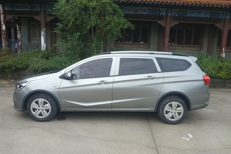 Used Baojun 310W 2017 1.5L Manual Comfort Version China V Exterior 3