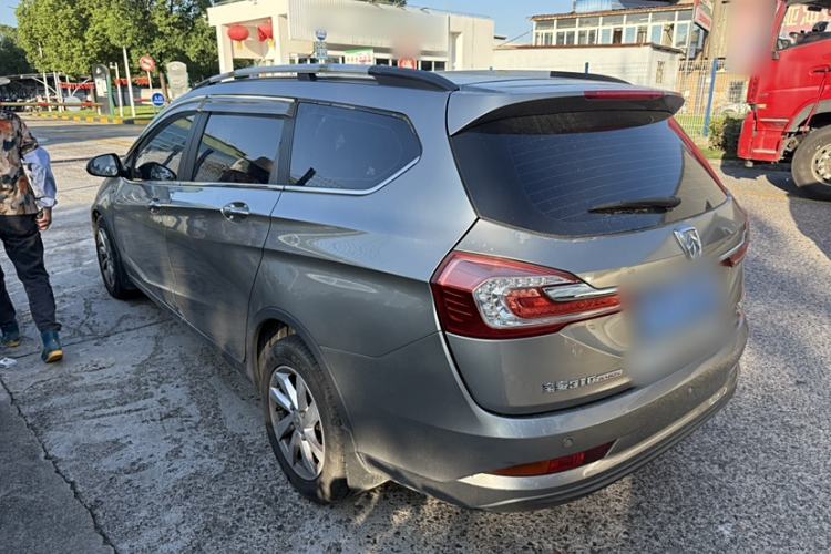 Used Baojun 310W 2017 1.5L Manual Fashion Model China V Exterior 3