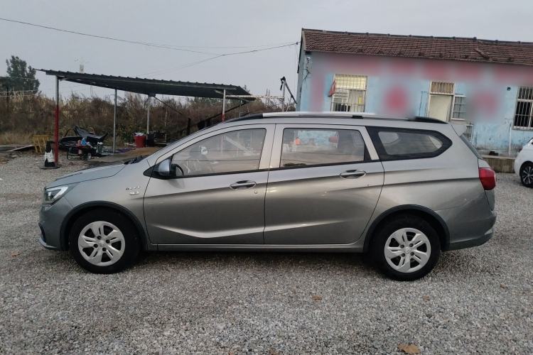 Used Baojun 310W 2017 1.5L Manual Comfort Version China V Exterior 3