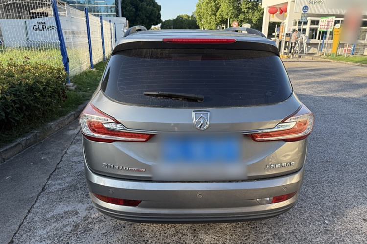 Used Baojun 310W 2017 1.5L Manual Fashion Model China V Exterior 4