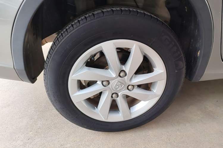 Used Baojun 310W 2017 1.5L Manual Fashion Model China V Exterior 5