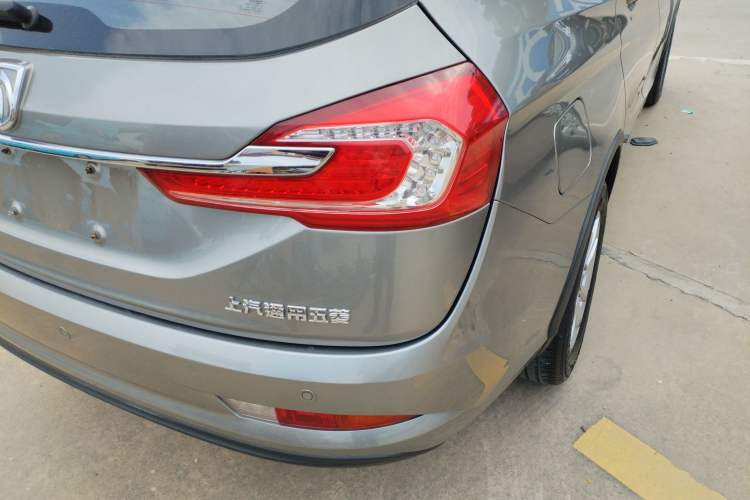 Used Baojun 310W 2017 1.5L Manual Fashion Model China V Exterior 6