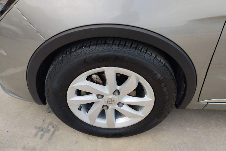 Used Baojun 310W 2017 1.5L Manual Fashion Model China V Exterior 7