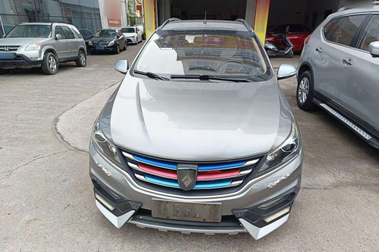 Used Baojun 310W 2017 1.5L Manual Fashion Model China V Front