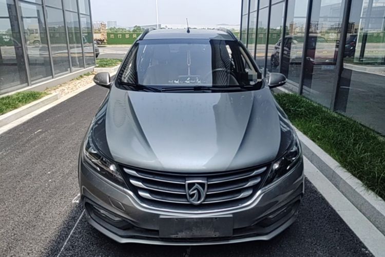 Used Baojun 310W 2017 1.5L Manual Fashion Model China V Front